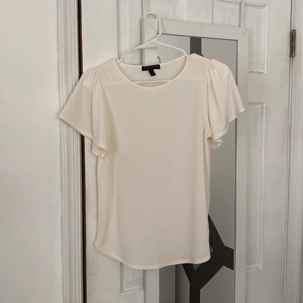 Banana republic ivory whites women’s blouse size S, great condition